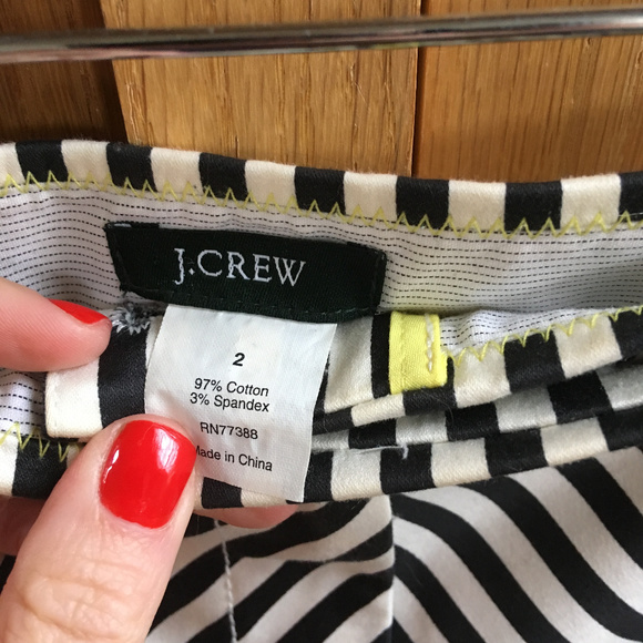 ⚡️ J Crew Black White Stripe Chevron Mini Skirt - Picture 3 of 5